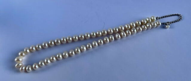 Ivory pearl necklace