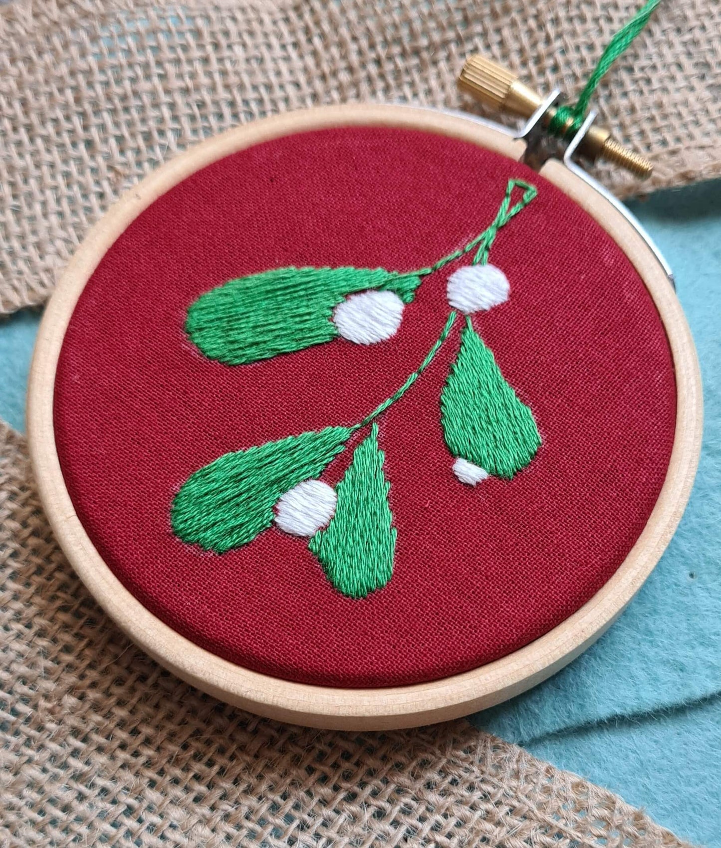 Christmas Bauble Embroidery Kit - Mistletoe