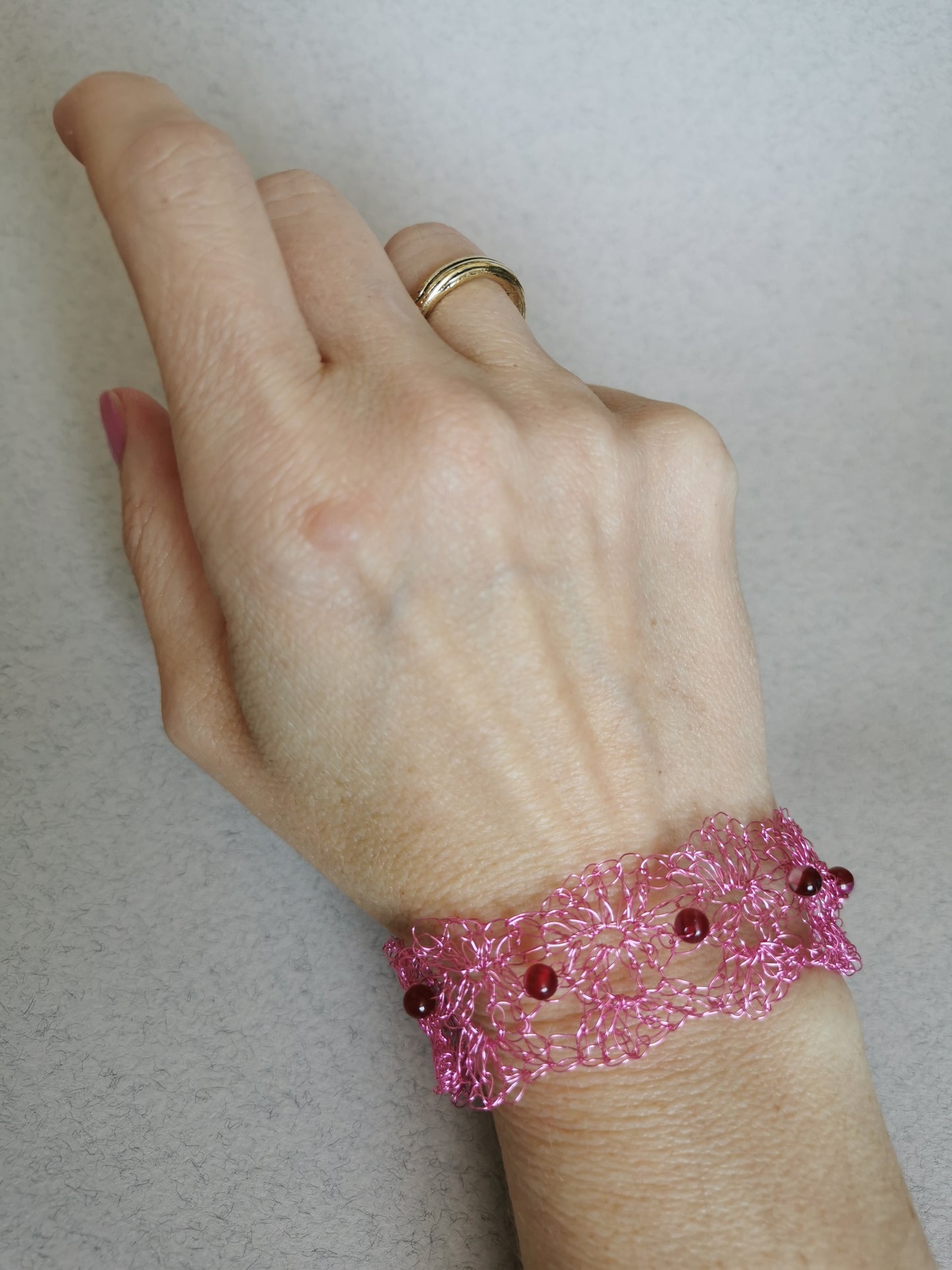 Pink Copper Wire Bracelet with Agate Beads
