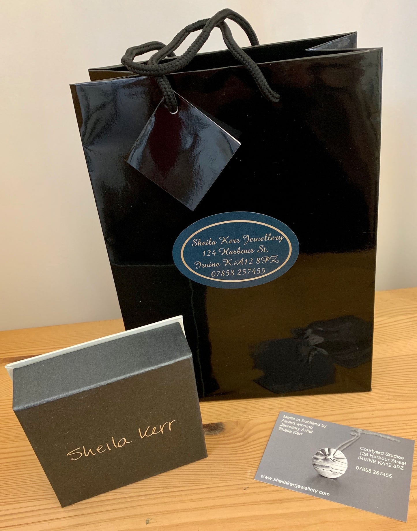 ‘Love you to the moon’ pendant