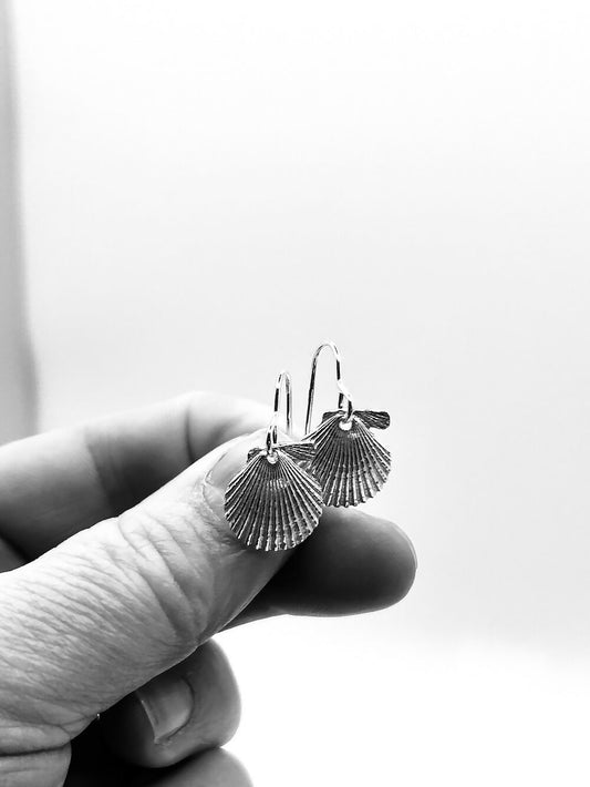 Silver Scallop Shell Dangle Earrings : Isle of Colonsay