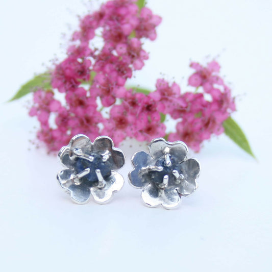 silver-flower-earrings
