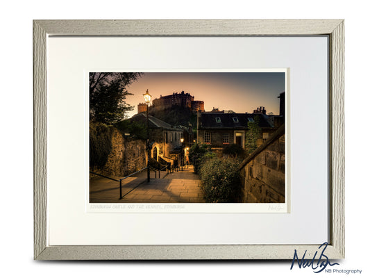 The Vennel & Edinburgh Castle Scotland - A4 (40x30cm) Framed/Unframed Fine Art Photo Print