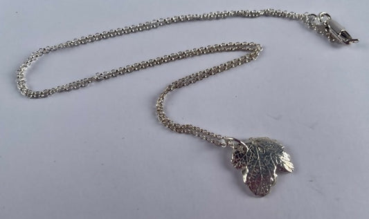 Fine silver redcurrant leaf pendant