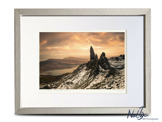 The Old Man of Storr Skye Scotland - A4 (40x30cm) Framed/Unframed Fine Art Photo Print