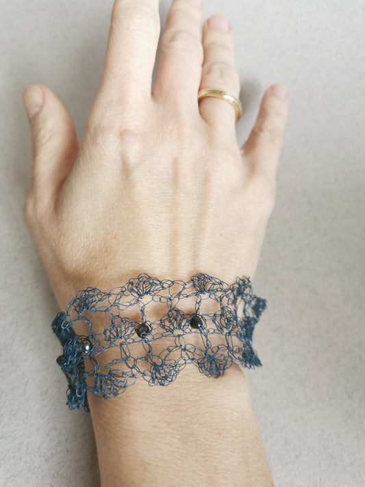 Opaque blue copper wire bracelet with Freshwater Pearls