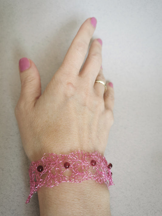 Pink Copper Wire Bracelet with Agate Beads