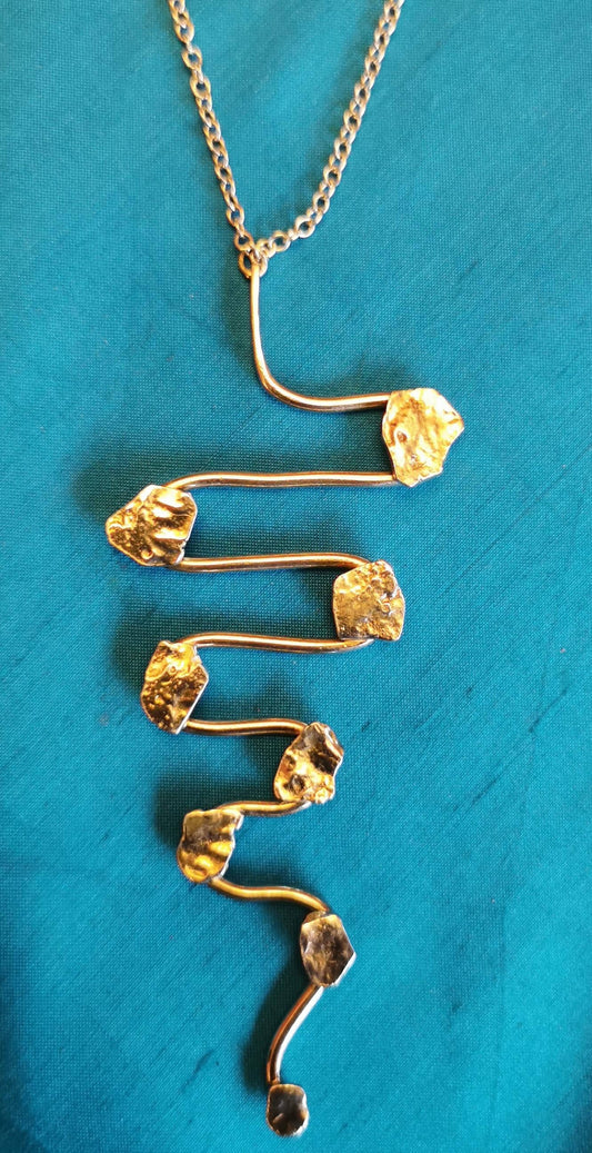 Silver zig zag pendant