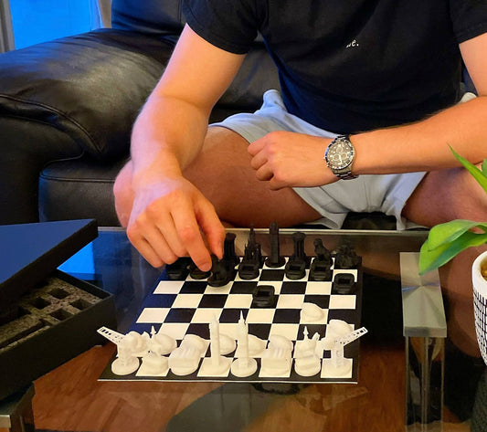 Edinburgh vs Glasgow MINI Chess Set