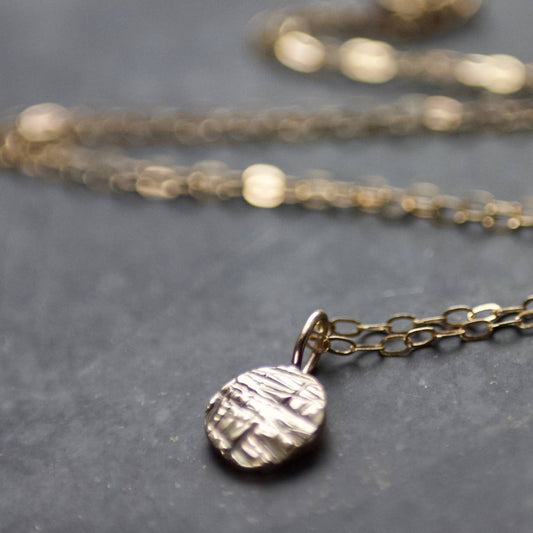 9ct Gold Criss Cross Disc Pendant Necklace