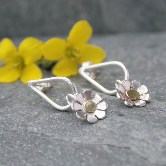 Silver daisy earrings