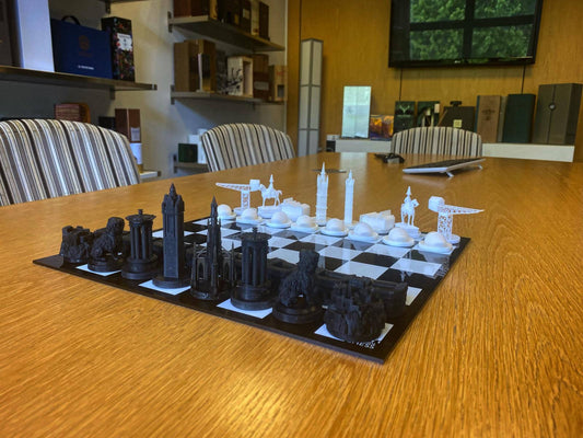Edinburgh vs Glasgow Chess Set