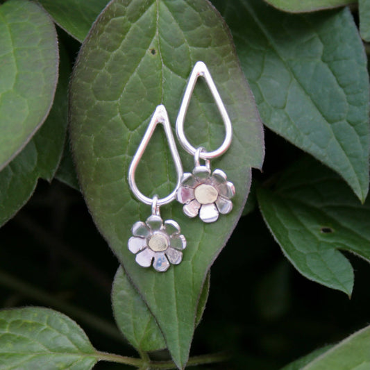 Silver daisy earrings