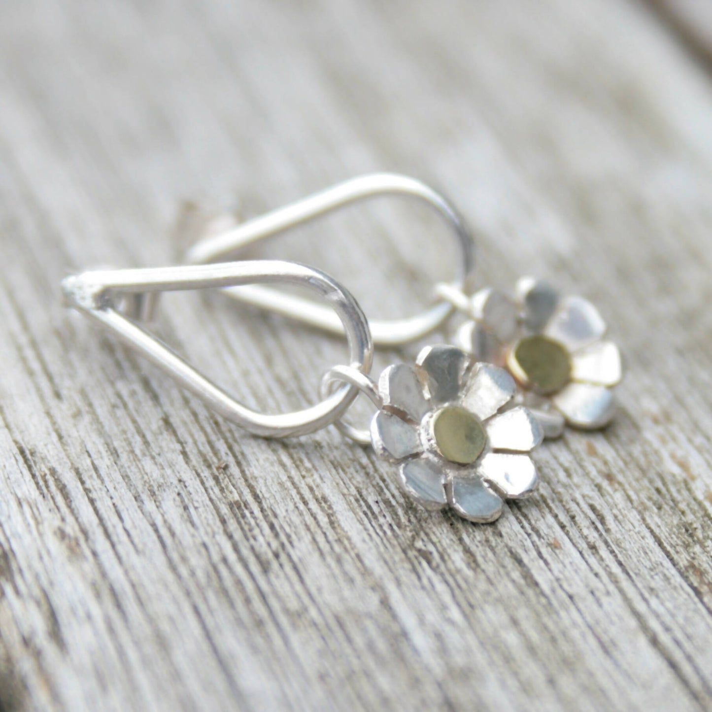 Silver daisy earrings